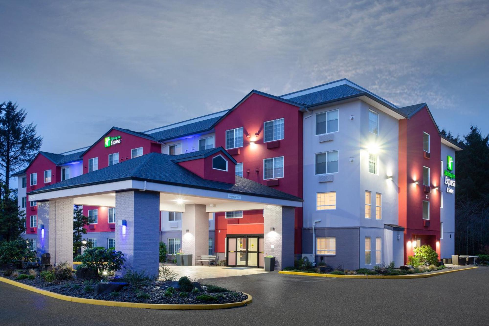 Holiday Inn Express & Suites Lincoln City, An Ihg Hotel Exterior photo